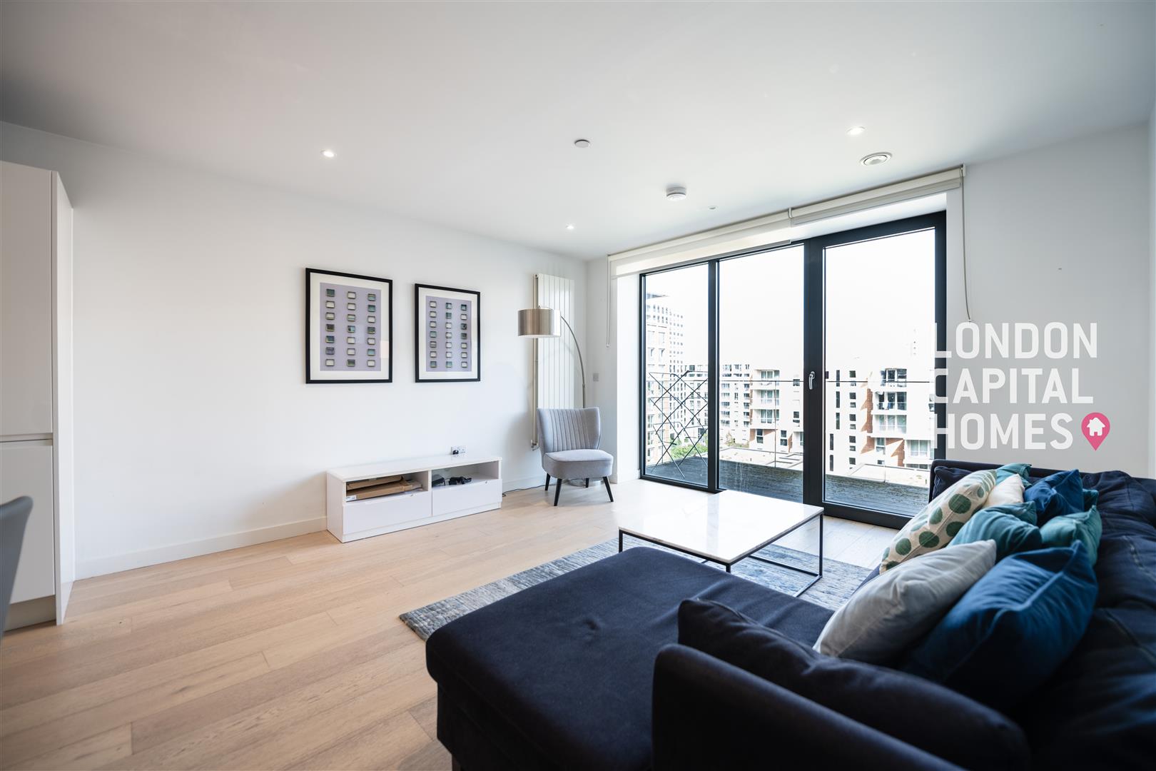 2 bed property in Fairwater House, 1 Bonnet Street, London